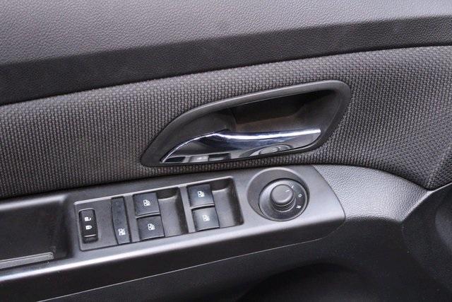 used 2015 Chevrolet Cruze car, priced at $10,900