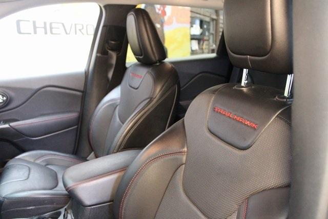 used 2023 Jeep Cherokee car