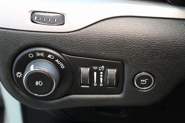 used 2015 Jeep Cherokee car, priced at $15,900