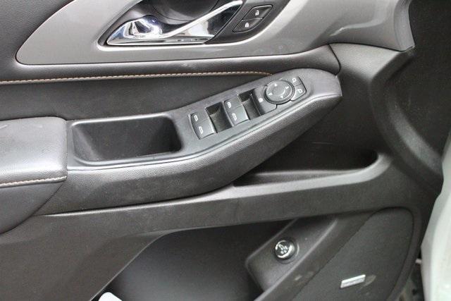 used 2021 Chevrolet Traverse car, priced at $29,900