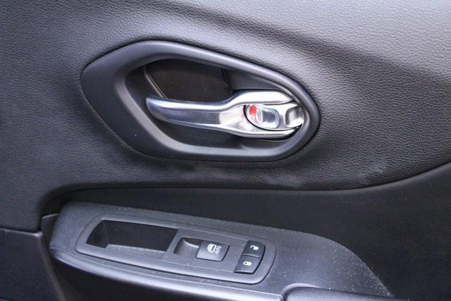 used 2019 Jeep Cherokee car, priced at $18,900