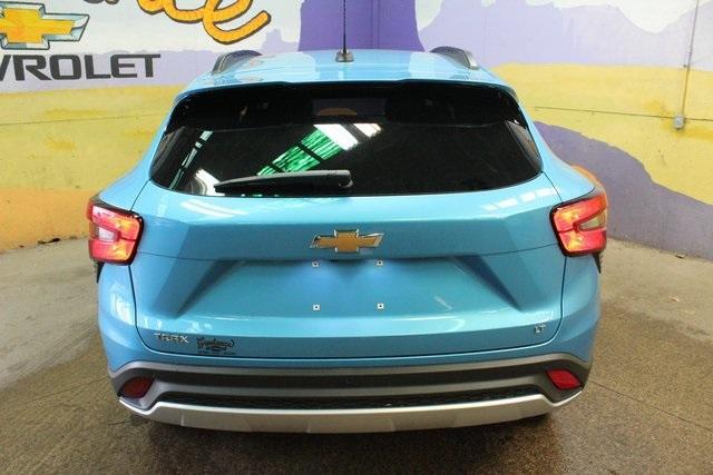 new 2025 Chevrolet Trax car, priced at $23,777