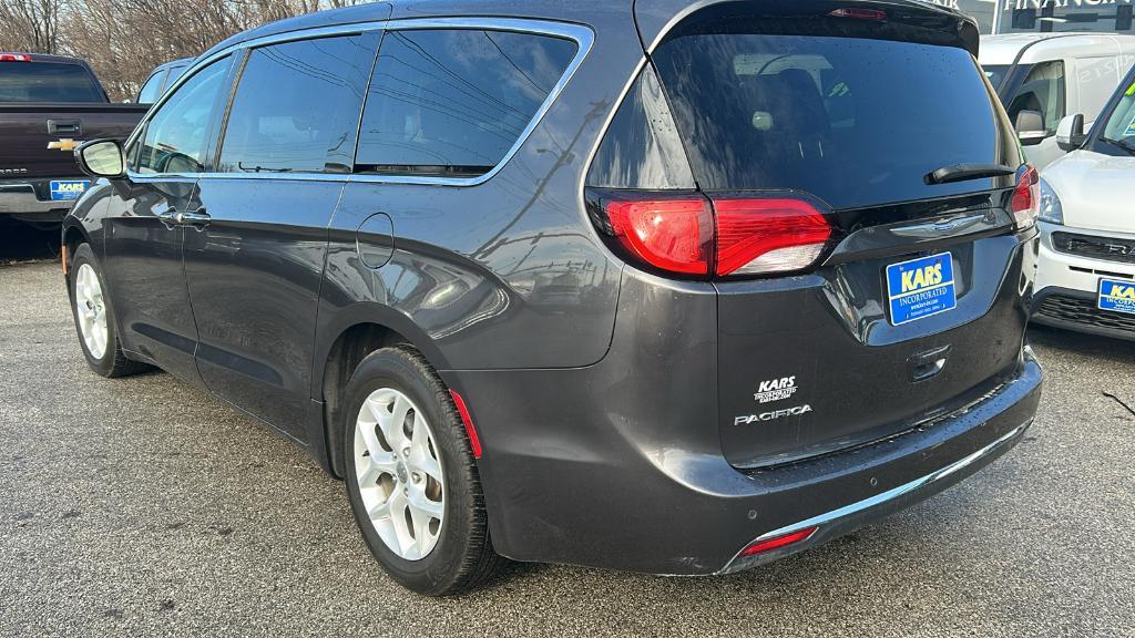 used 2018 Chrysler Pacifica car, priced at $15,995