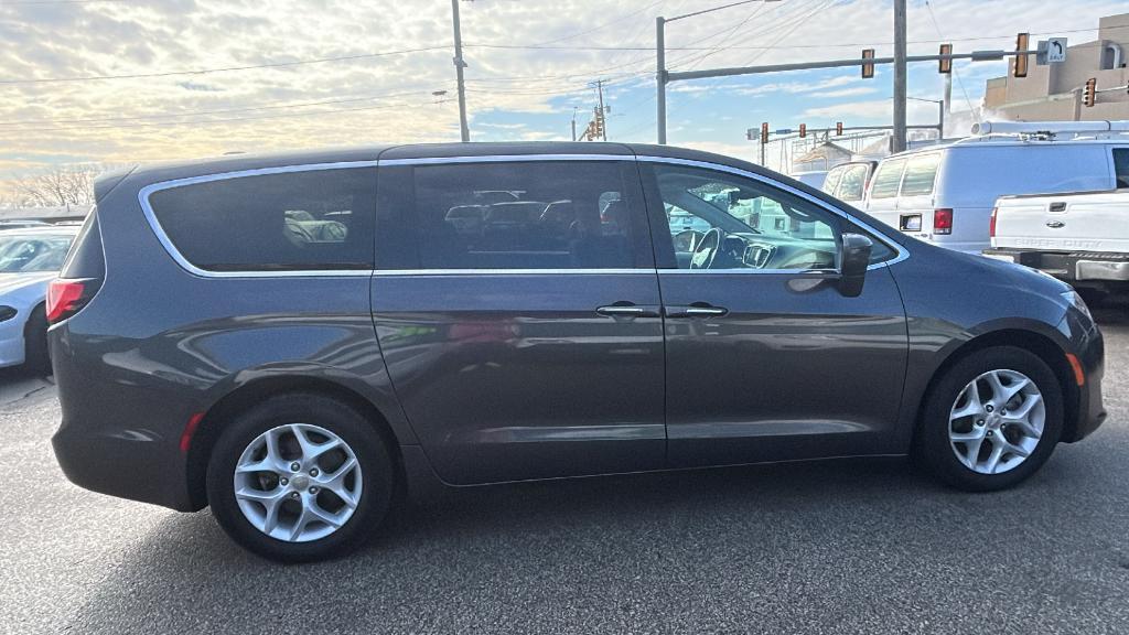 used 2018 Chrysler Pacifica car, priced at $15,995