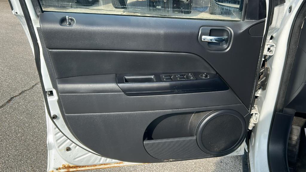 used 2016 Jeep Compass car, priced at $9,995