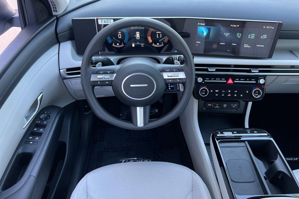 new 2025 Hyundai TUCSON Hybrid car, priced at $33,296