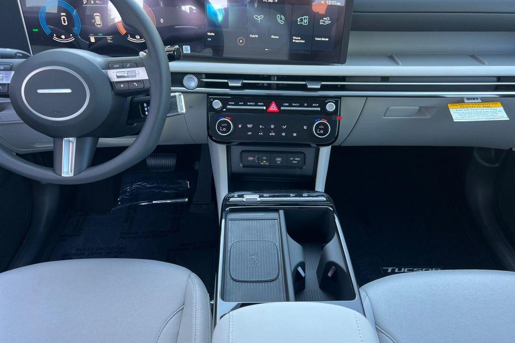 new 2025 Hyundai TUCSON Hybrid car, priced at $33,296