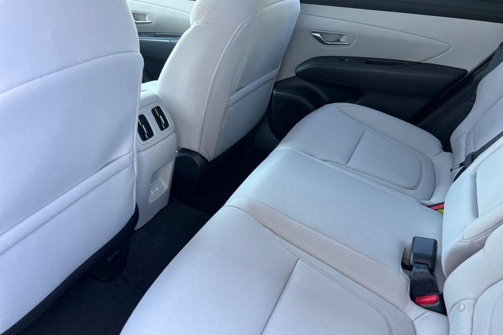 new 2025 Hyundai TUCSON Hybrid car, priced at $33,296
