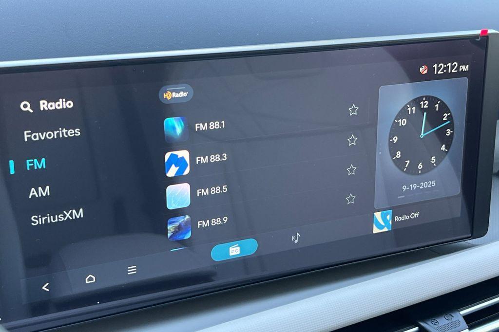 new 2025 Hyundai TUCSON Hybrid car, priced at $33,296