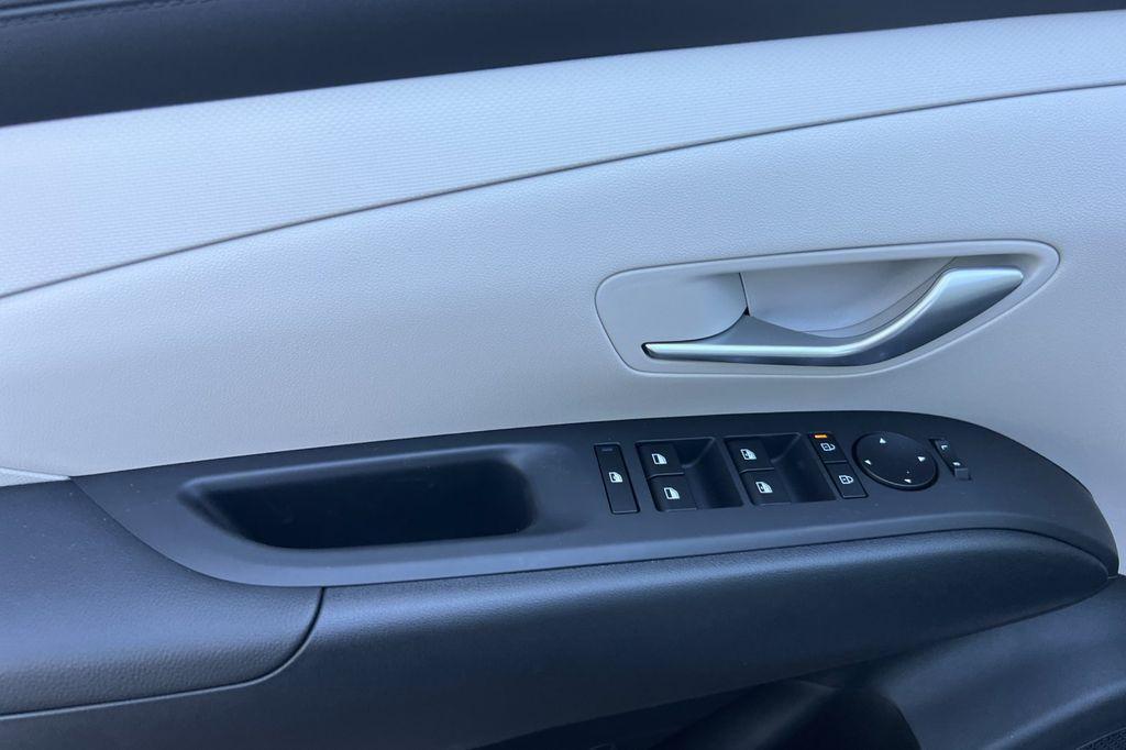 new 2025 Hyundai TUCSON Hybrid car, priced at $33,296