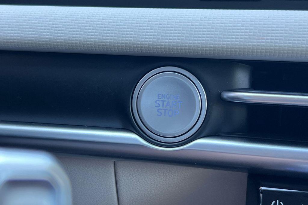 new 2025 Hyundai TUCSON Hybrid car, priced at $33,296