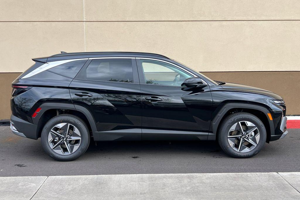 new 2025 Hyundai TUCSON Hybrid car, priced at $34,384