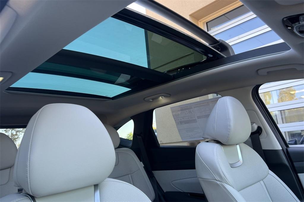 new 2025 Hyundai TUCSON Hybrid car, priced at $40,553