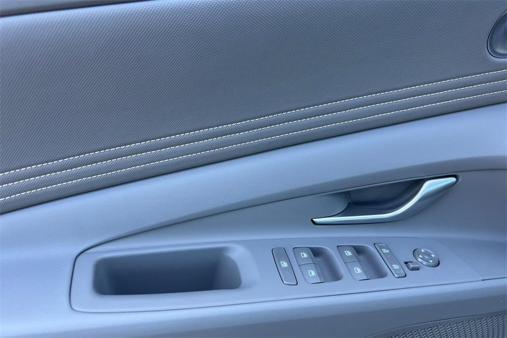 new 2025 Hyundai ELANTRA HEV car, priced at $25,735