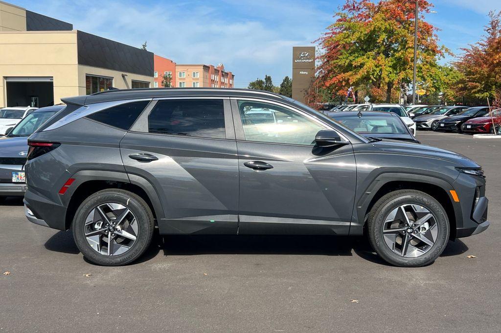 new 2025 Hyundai Tucson car, priced at $33,942