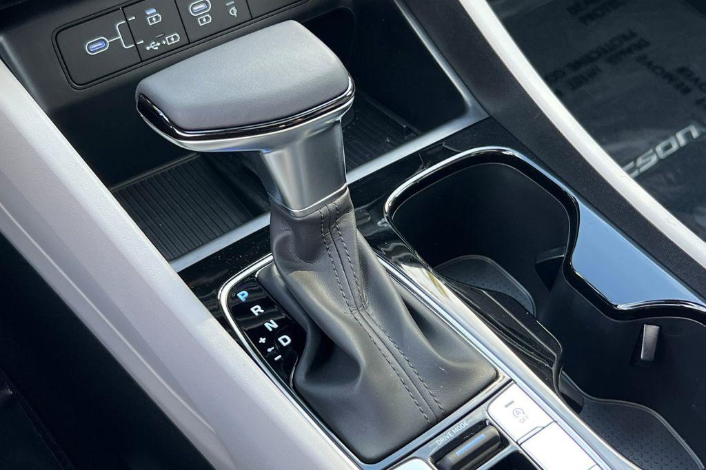 new 2025 Hyundai Tucson car, priced at $33,942