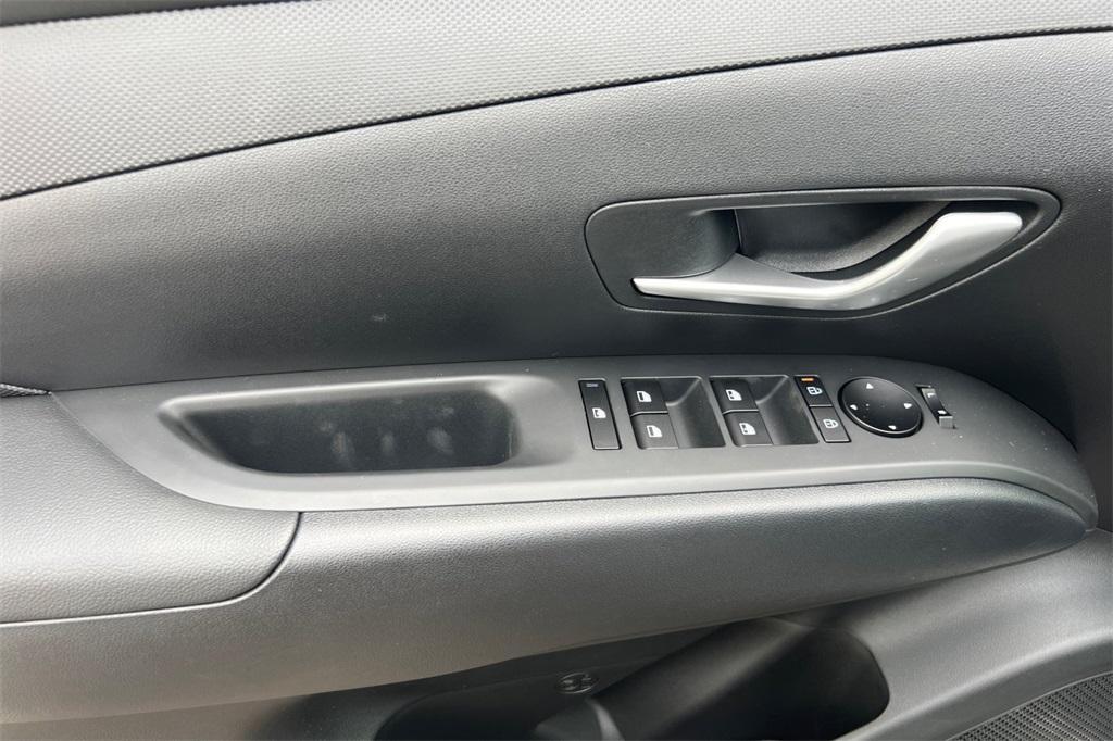 new 2025 Hyundai TUCSON Hybrid car, priced at $33,296