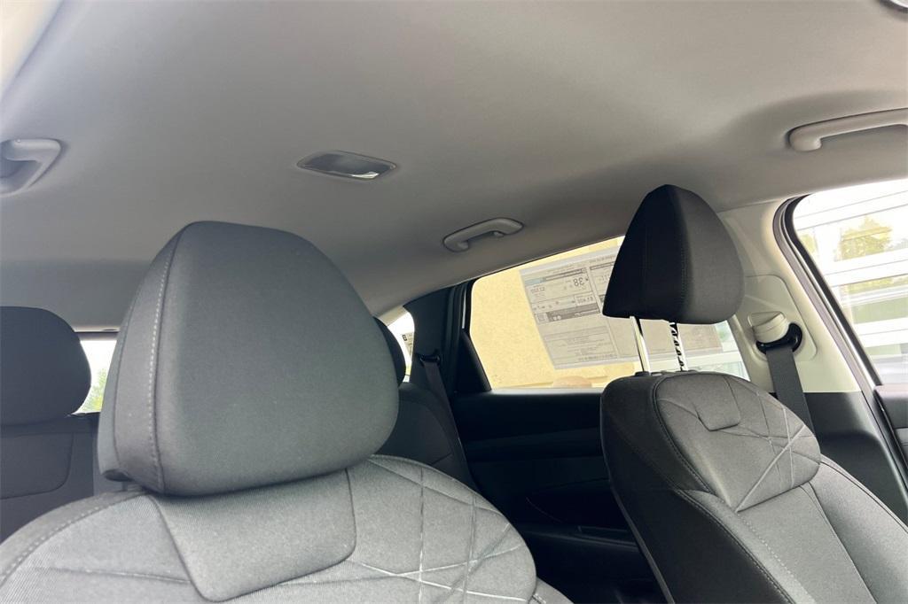 new 2025 Hyundai TUCSON Hybrid car, priced at $33,296