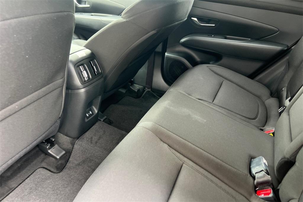 new 2025 Hyundai TUCSON Hybrid car, priced at $33,296