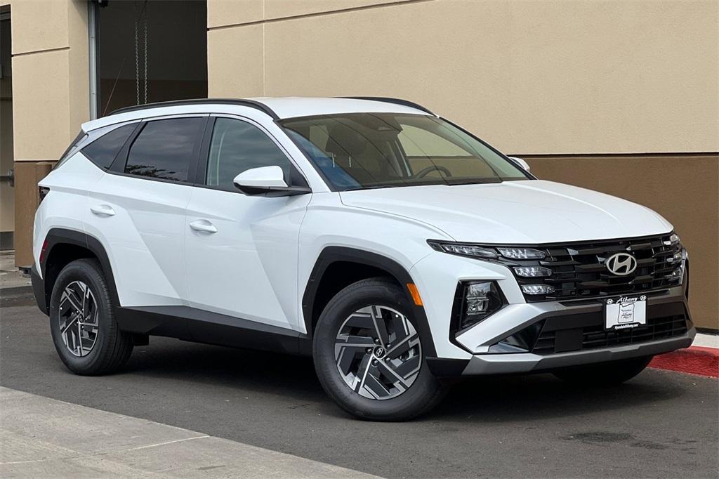 new 2025 Hyundai TUCSON Hybrid car, priced at $33,296
