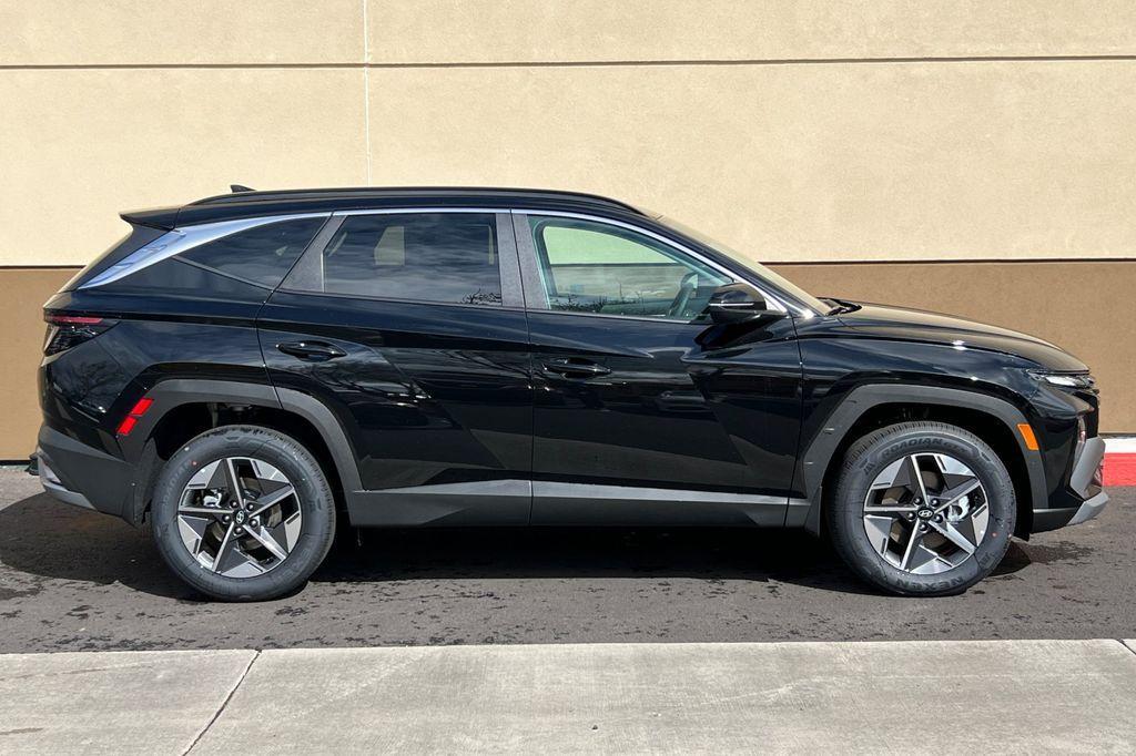 new 2025 Hyundai TUCSON Hybrid car, priced at $34,264