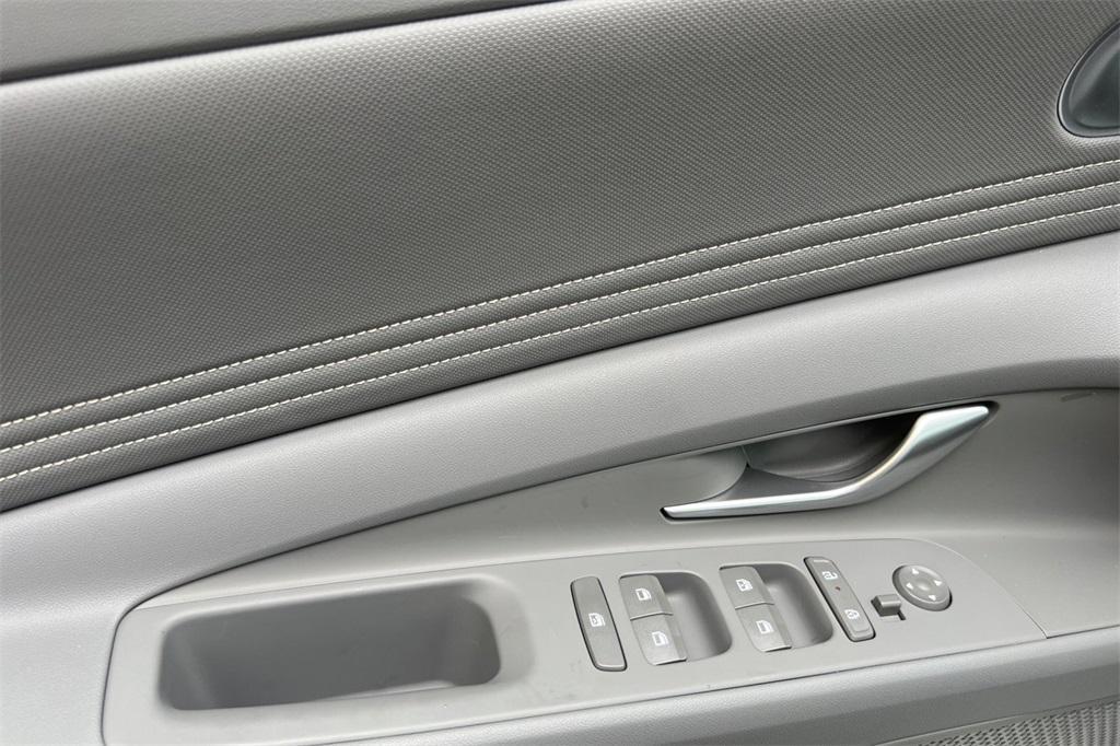 new 2025 Hyundai ELANTRA HEV car, priced at $25,914