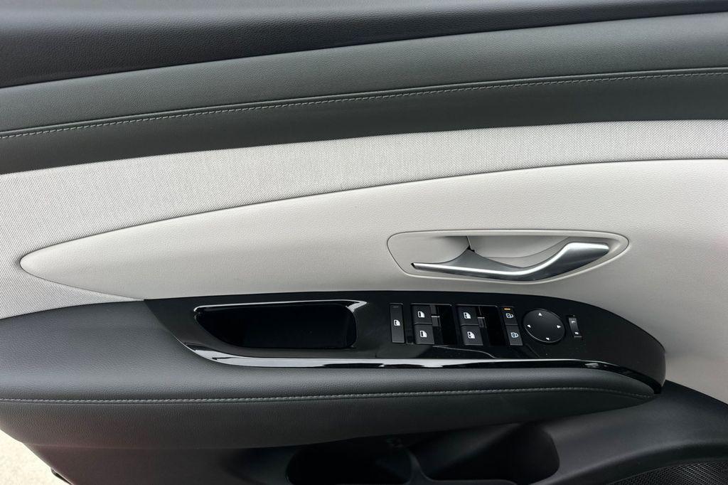 new 2025 Hyundai TUCSON Hybrid car, priced at $40,024