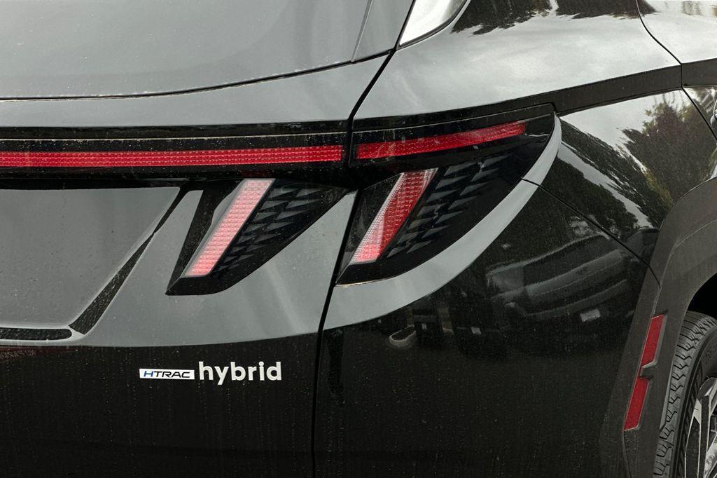new 2025 Hyundai TUCSON Hybrid car, priced at $40,024