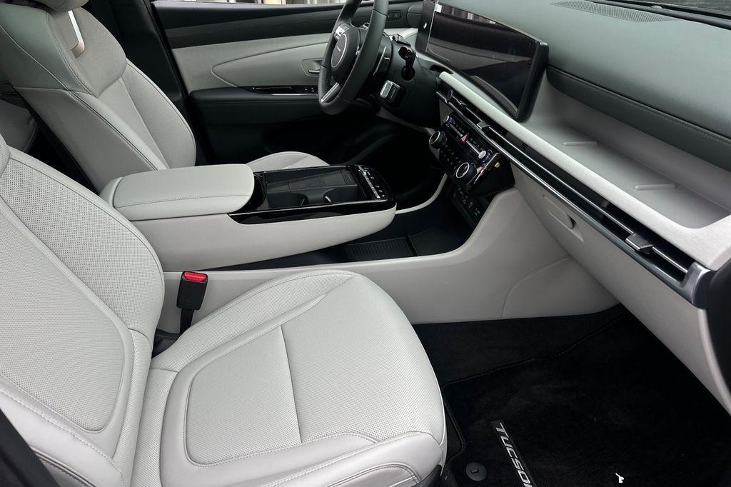 new 2025 Hyundai TUCSON Hybrid car, priced at $40,024