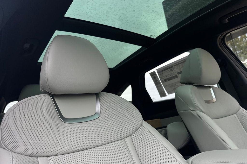 new 2025 Hyundai TUCSON Hybrid car, priced at $40,024