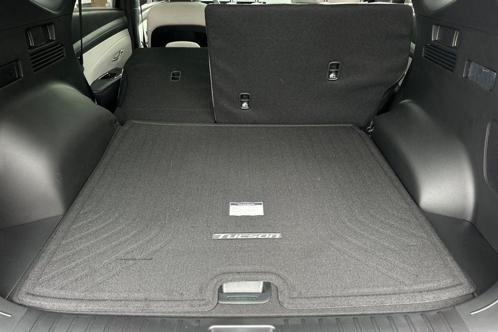 new 2025 Hyundai TUCSON Hybrid car, priced at $40,024