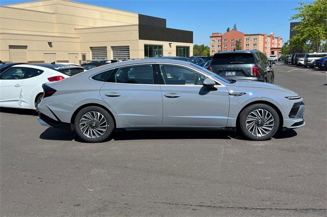 new 2025 Hyundai Sonata Hybrid car, priced at $29,303
