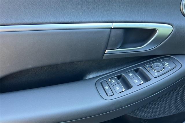 new 2025 Hyundai Sonata Hybrid car, priced at $29,303