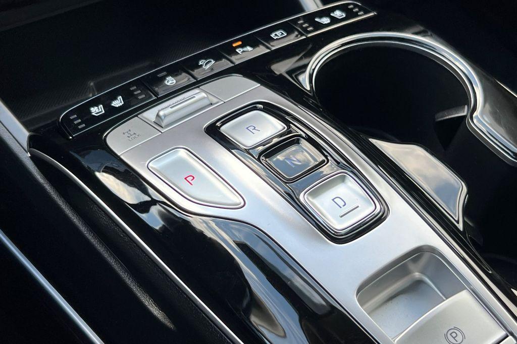 used 2024 Hyundai TUCSON Hybrid car, priced at $34,000