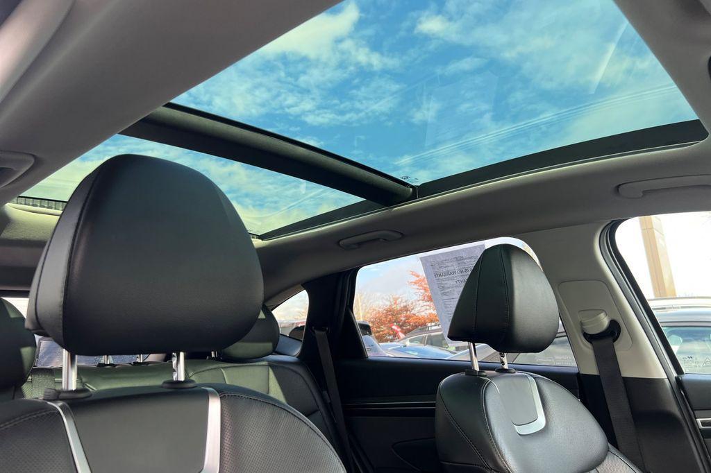 used 2024 Hyundai TUCSON Hybrid car, priced at $34,000