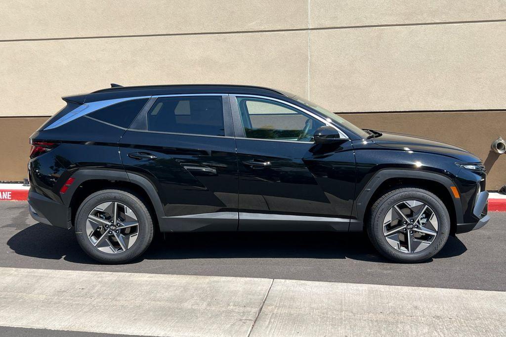 new 2025 Hyundai Tucson car, priced at $31,204