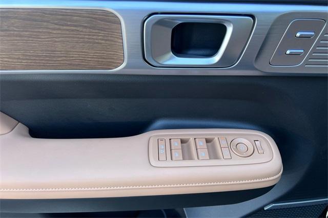 new 2025 Hyundai SANTA FE HEV car, priced at $44,995