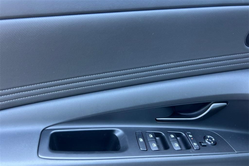 new 2025 Hyundai ELANTRA HEV car, priced at $25,736