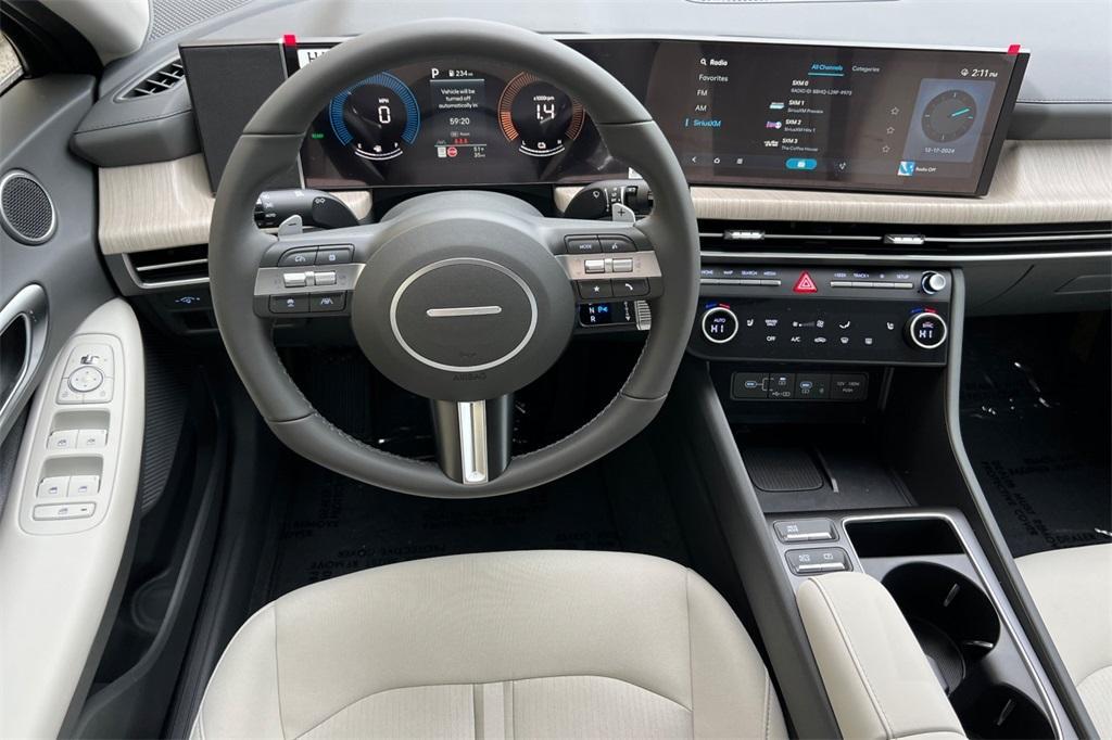 new 2025 Hyundai Sonata Hybrid car, priced at $28,739