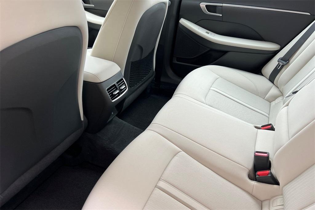 new 2025 Hyundai Sonata Hybrid car, priced at $28,739