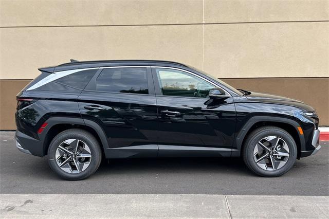 new 2025 Hyundai Tucson car, priced at $33,904