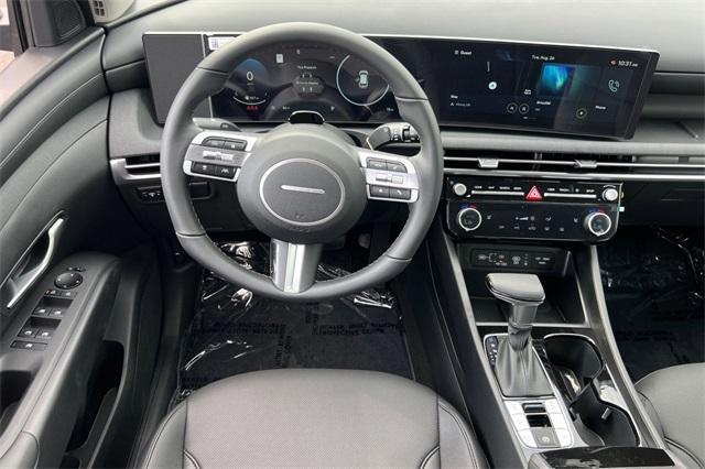 new 2025 Hyundai Tucson car, priced at $33,904