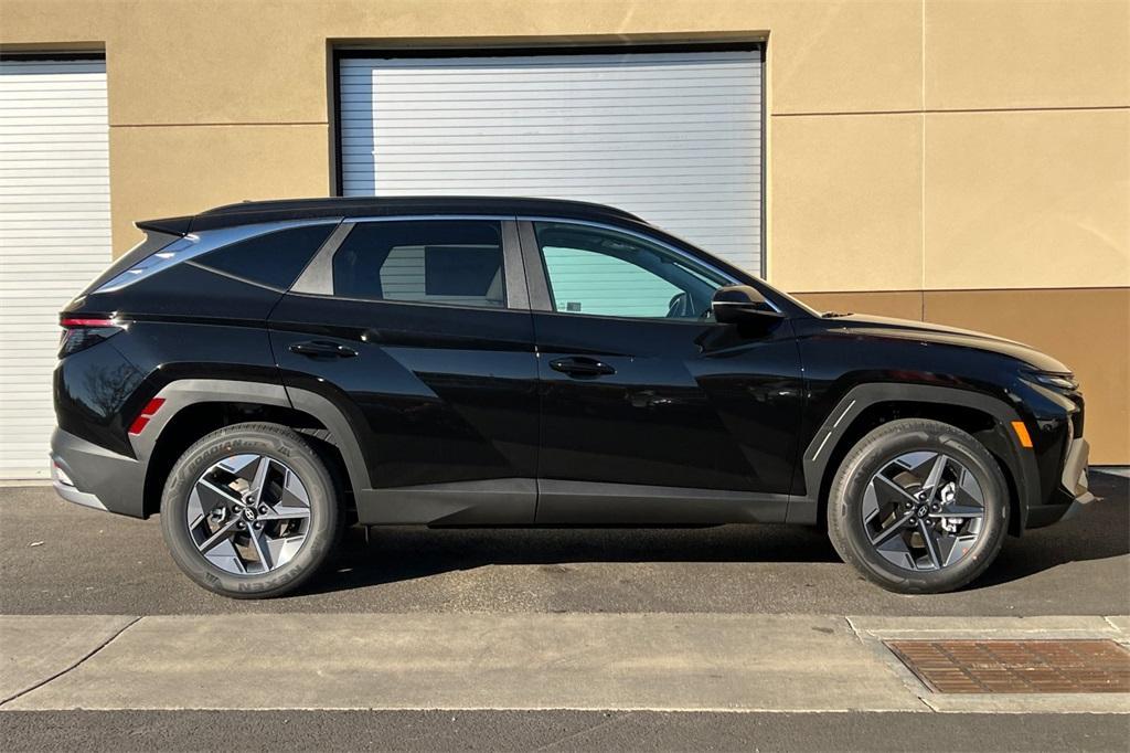 new 2025 Hyundai TUCSON Hybrid car, priced at $34,335