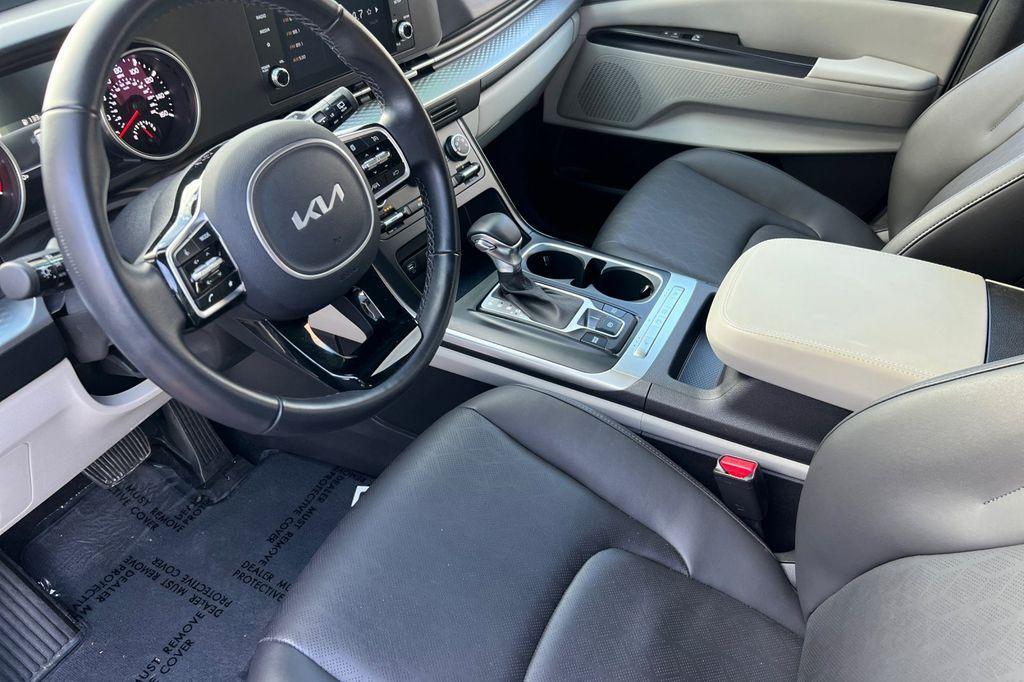 used 2023 Kia Carnival car, priced at $33,500