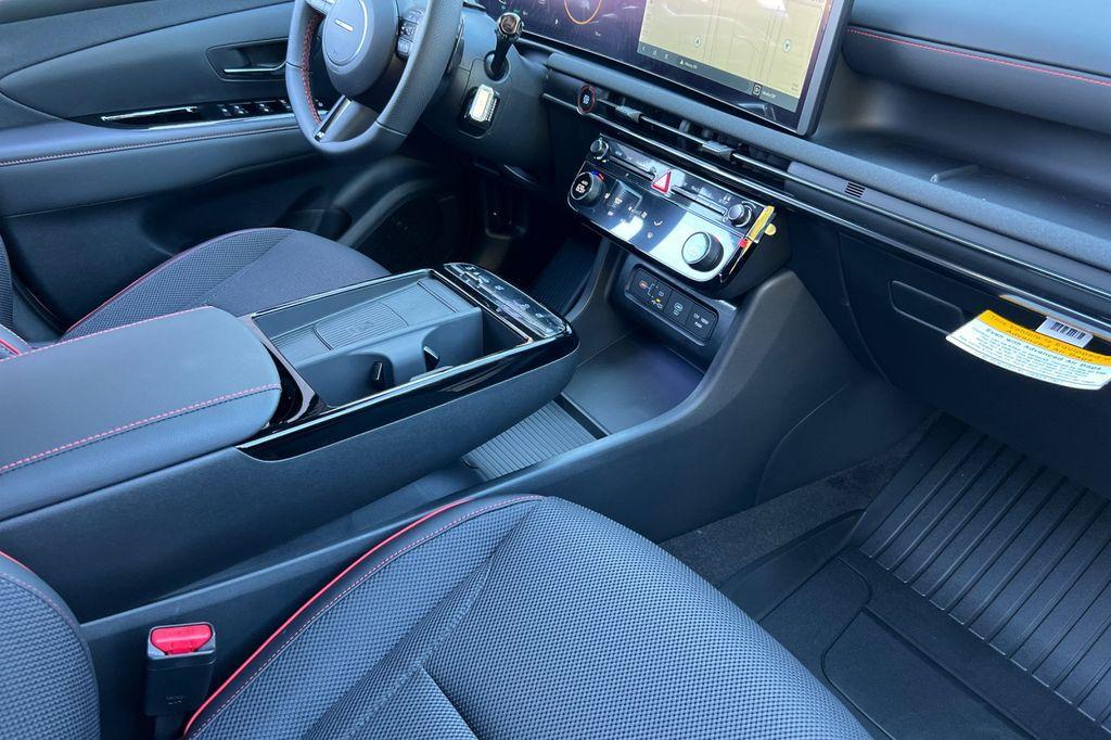 new 2025 Hyundai TUCSON Hybrid car, priced at $39,110