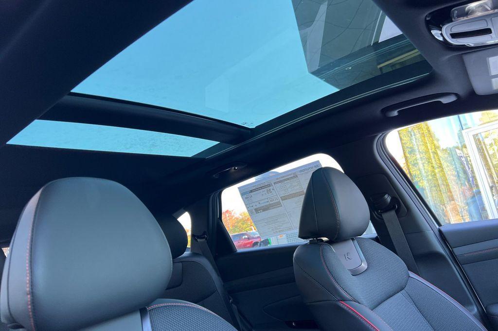 new 2025 Hyundai TUCSON Hybrid car, priced at $39,110