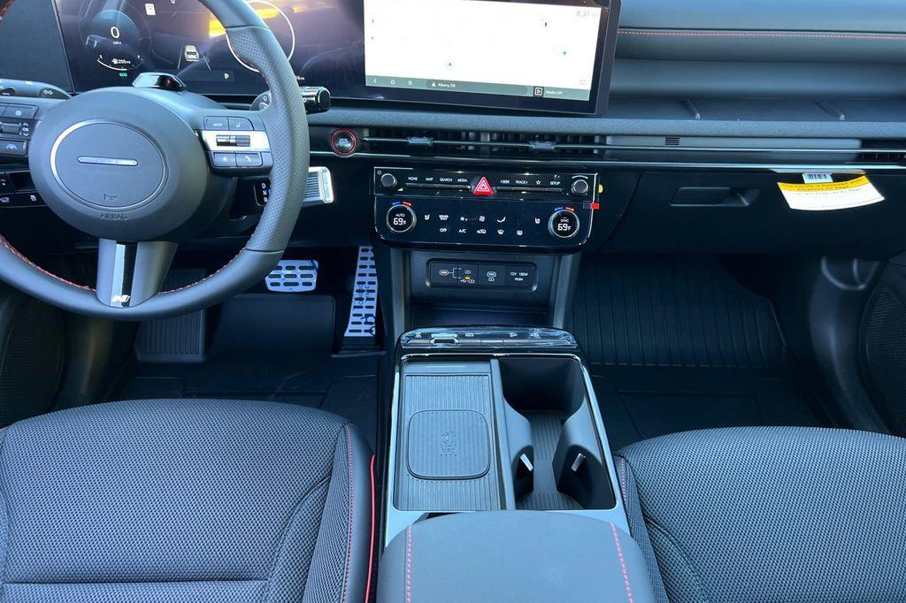 new 2025 Hyundai TUCSON Hybrid car, priced at $39,110