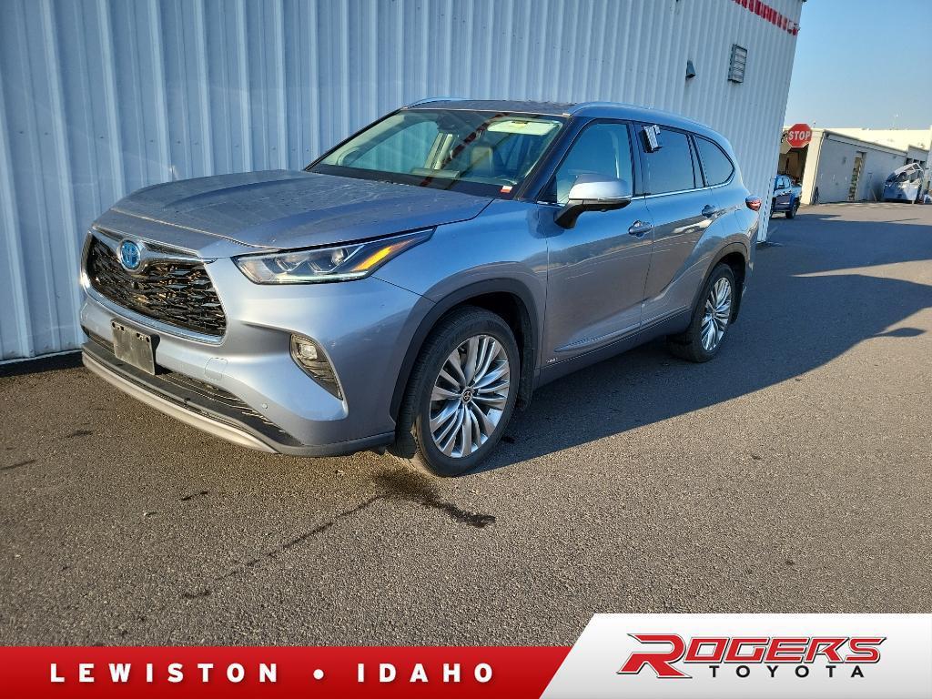 used 2023 Toyota Highlander Hybrid car, priced at $45,500