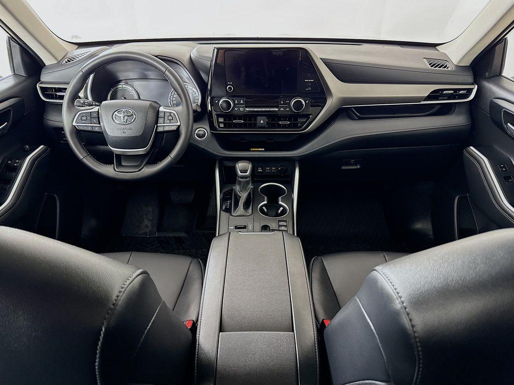used 2024 Toyota Highlander Hybrid car, priced at $48,897