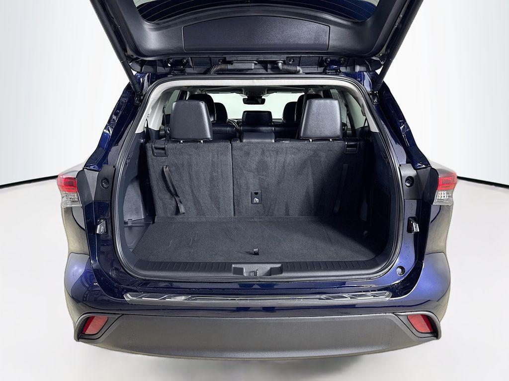 used 2024 Toyota Highlander Hybrid car, priced at $48,897